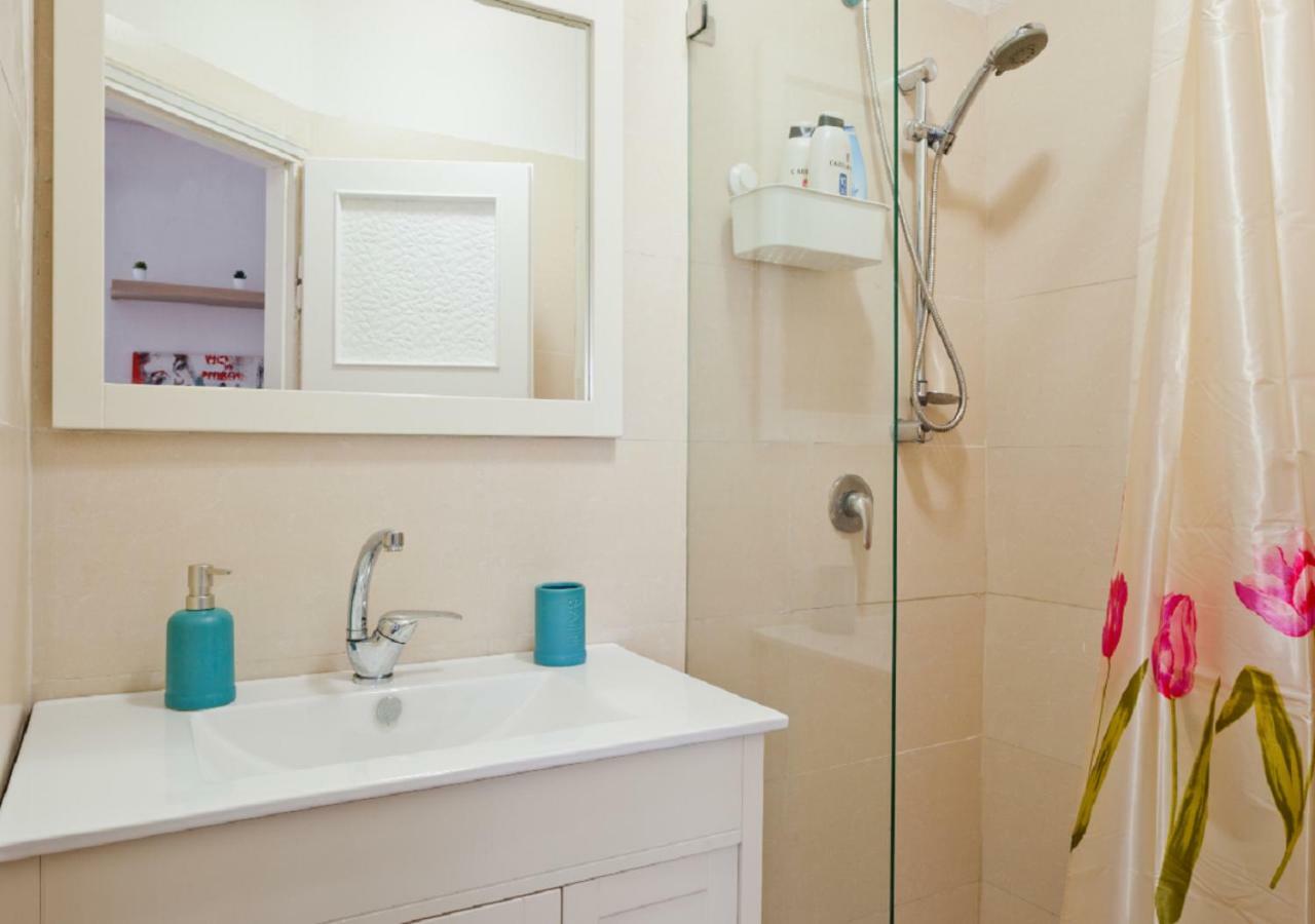 The Surfer'S Beach House Tel-Aviv Extérieur photo